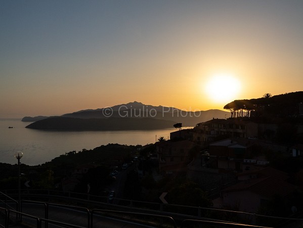 italia | tramonto | isola | isola d'elba | panorama | naturale | mare | controluce | 