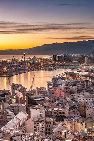 foto di genova al tramonto | foto di genova dall'alto | lanterna di genova | immagini genova porto |