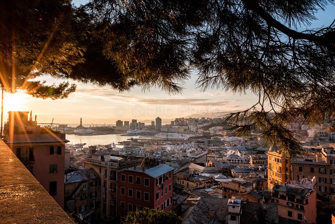 genova immagini città | immagini di genova | genova porto | immagini tramonto | porto di genova | 