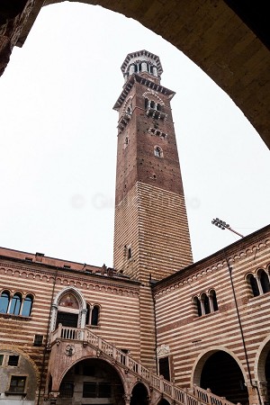 verona torre dei lamberti | torre dei lamberti | verona immagini | torri di verona | 