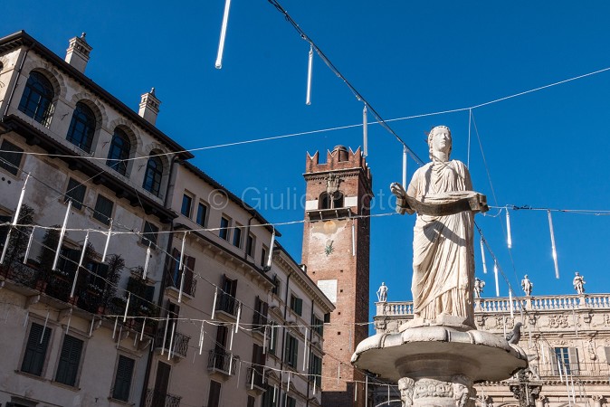 verona piazza delle erbe | verona | immagini verona città | immagini verona centro | 