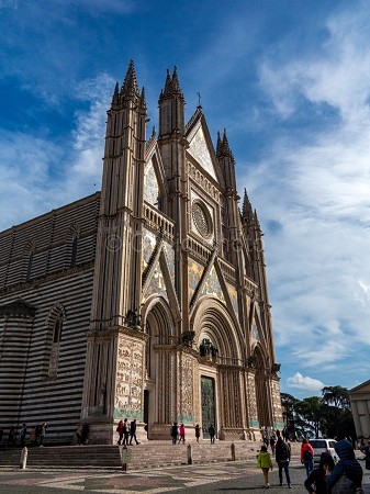 duomo | duomo di orvieto | italia | umbria | orvieto | centro | paese | campanile | orologio | 