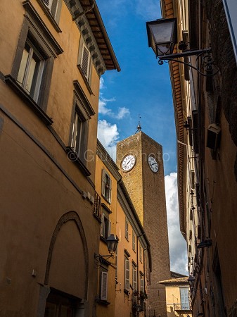italia | umbria | orvieto | centro | paese | campanile | orologio | 